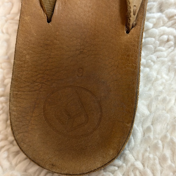8.5 Women’s Reef Flip Flop Sandals - Picture 3 of 6
